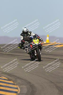 media/Oct-08-2023-CVMA (Sun) [[dbfe88ae3c]]/Race 3 Amateur Supersport Middleweight/